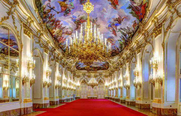 Зал дворца Schonbrunn 
